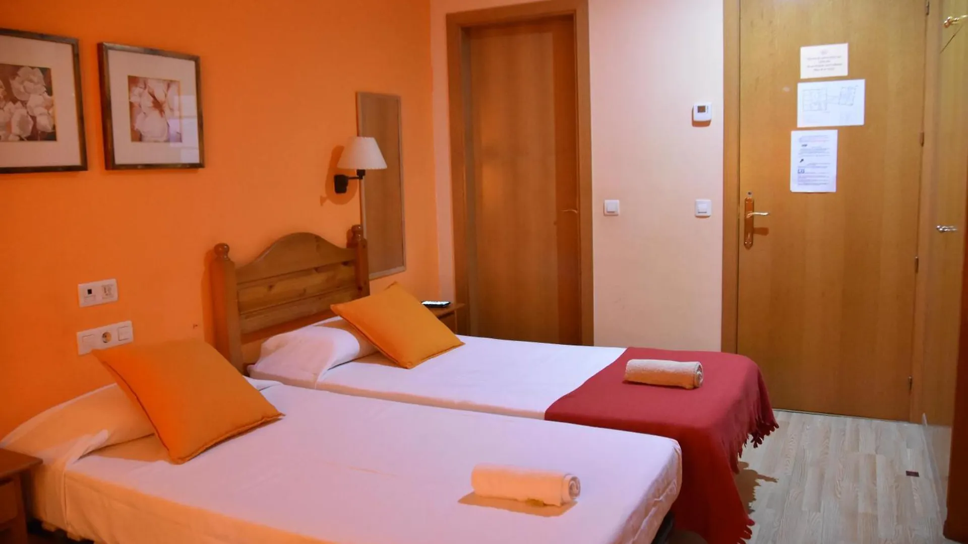 Hostal Cal Batista Baga 3*,