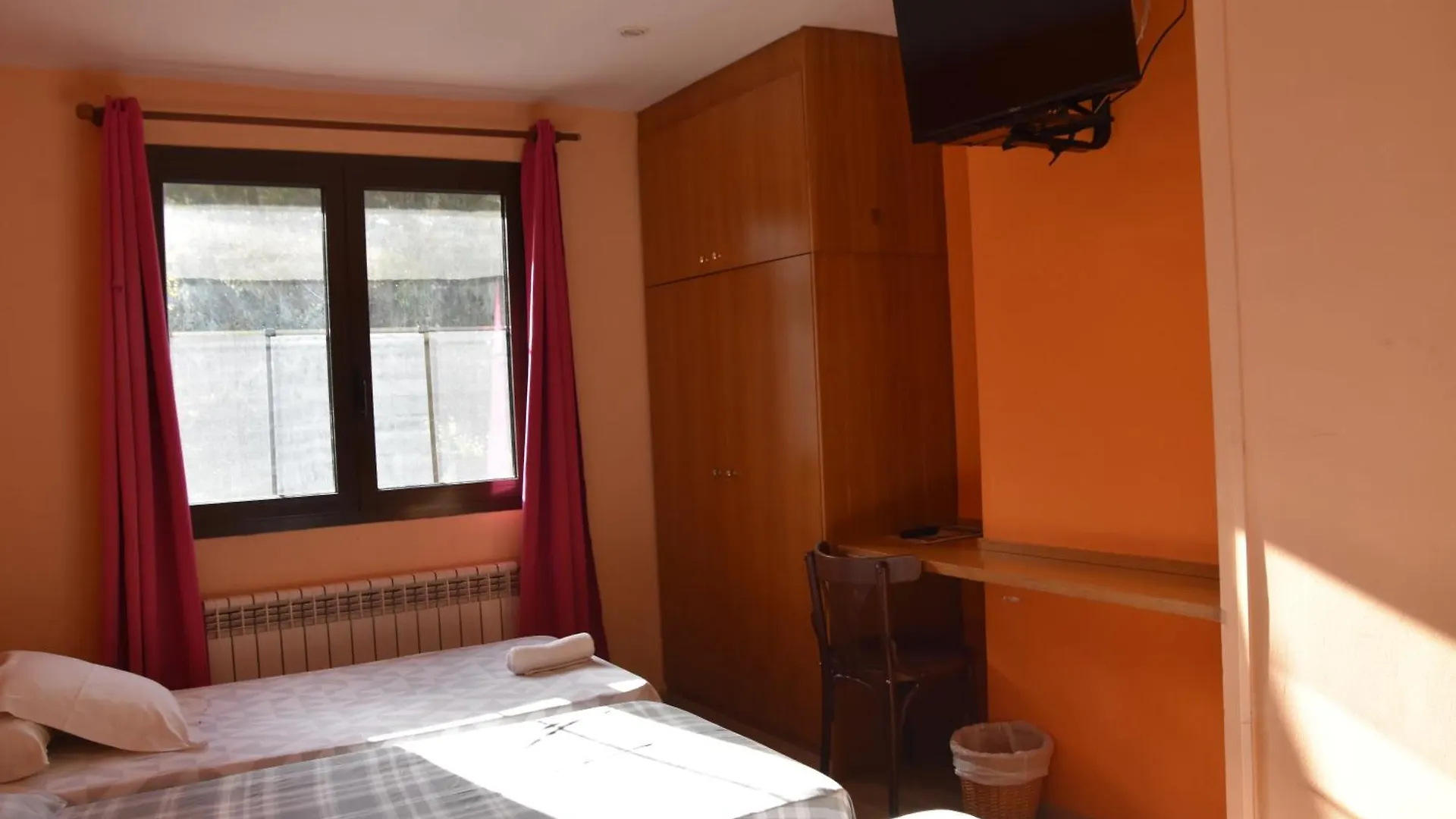 Hostal Cal Batista Baga Guest house